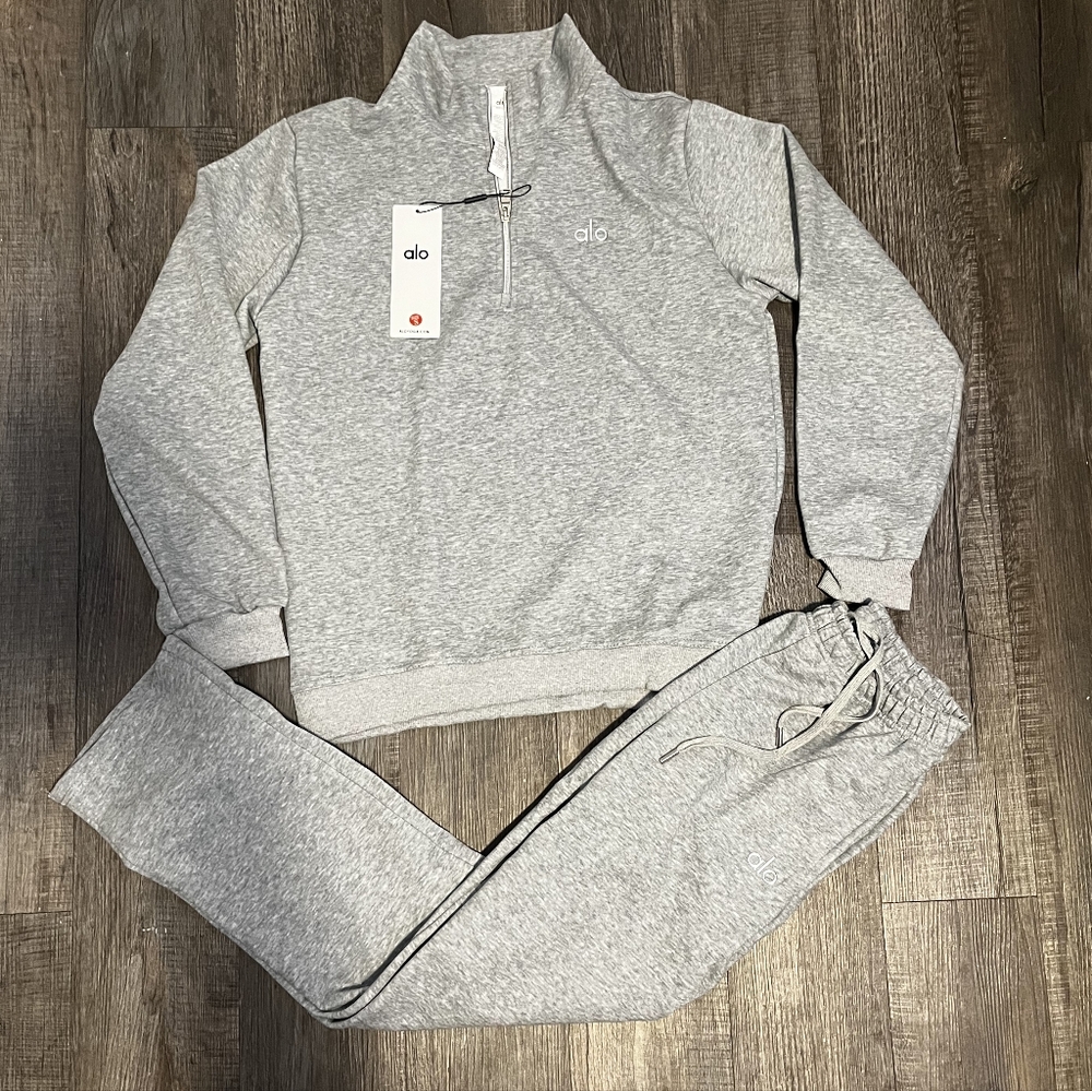 ALO Light Gray Quarter-Zip Sweatshirt & Jogger Set